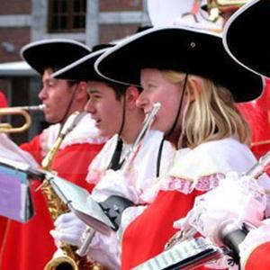 Easily Download Flemish Dance Tune Printable PDF piano music notes, guitar tabs for Piano, Vocal & Guitar Chords (Right-Hand Melody). Transpose or transcribe this score in no time - Learn how to play song progression.